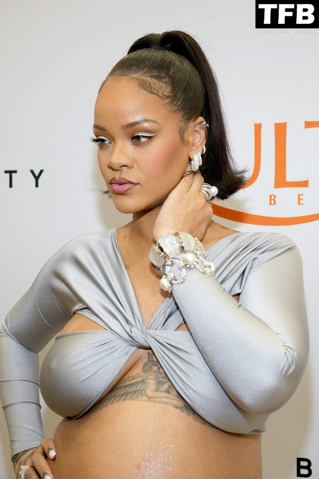 Rihanna-Sexy-The-Fappening-Blog-9-4.jpg