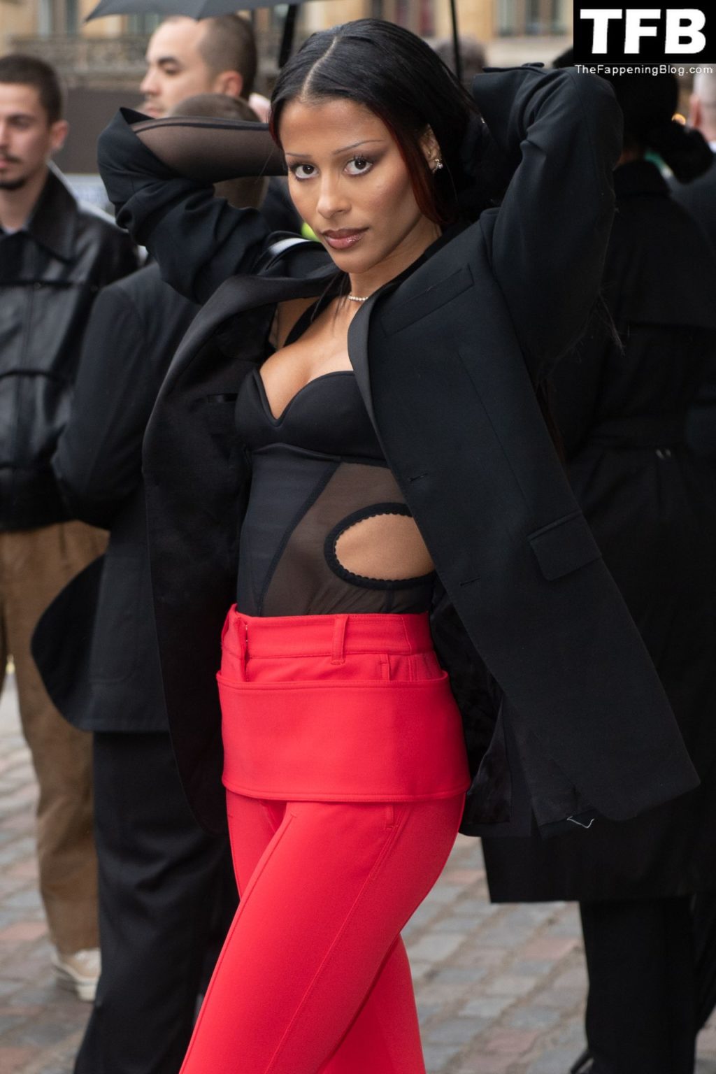 Sami Miro Looks Hot at the Burberry’s Fashion Show in London (10 Photos)