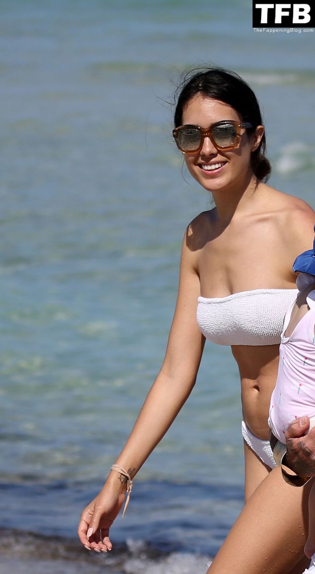 Sharon Fonseca &amp; Gianluca Vacchi Enjoy a Day on the Beach in Miami (26 Photos)