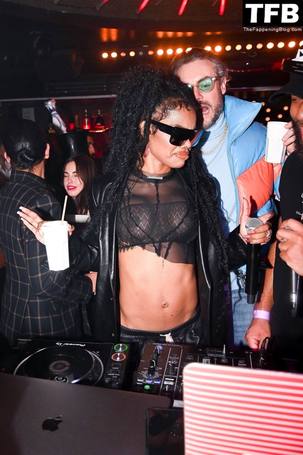 Teyana Taylor Flashes Her Tits at The Arc in Paris (4 Photos)