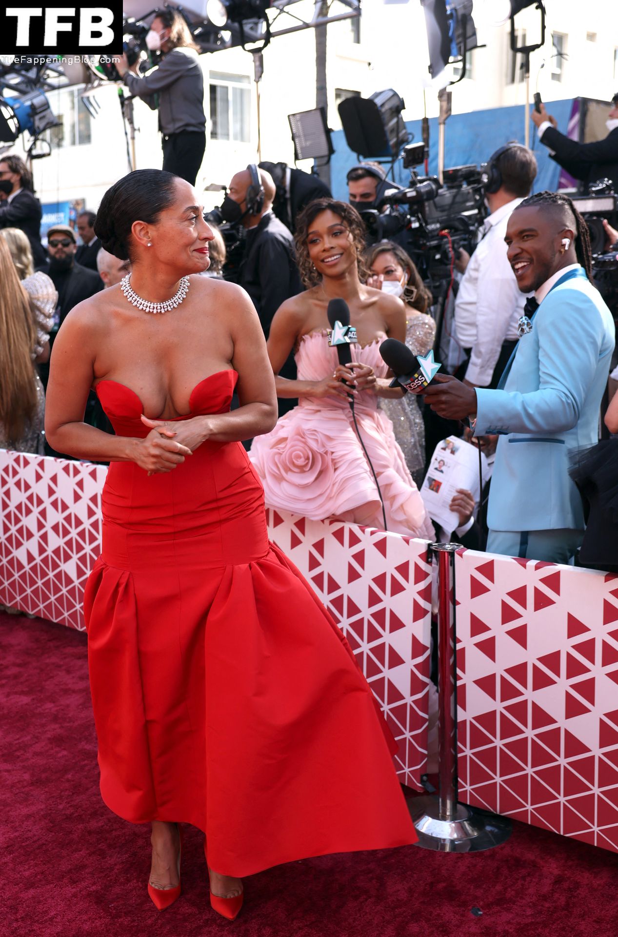 Tracee Ellis Ross Shows Off Her Tits at the 94th Annual Academy Awards (44 ...