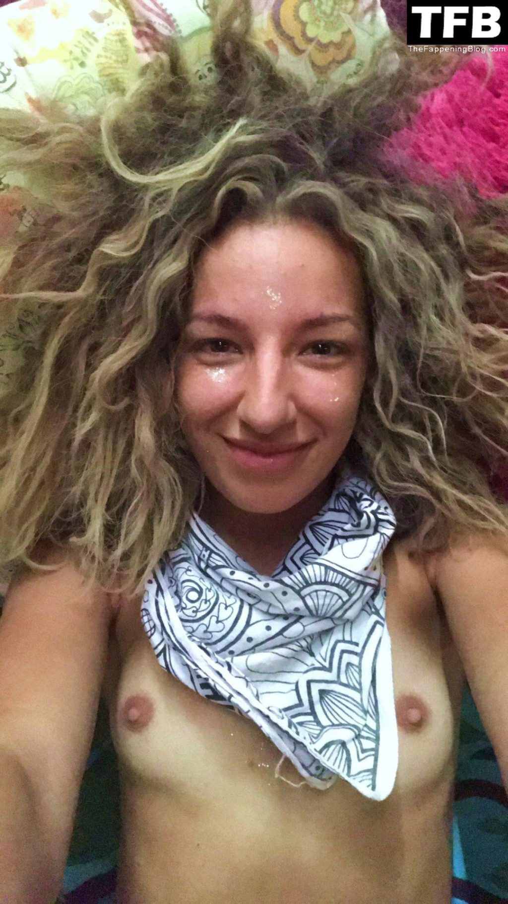 Vanessa Lengies Nude Leaked The Fappening (2 Photos)
