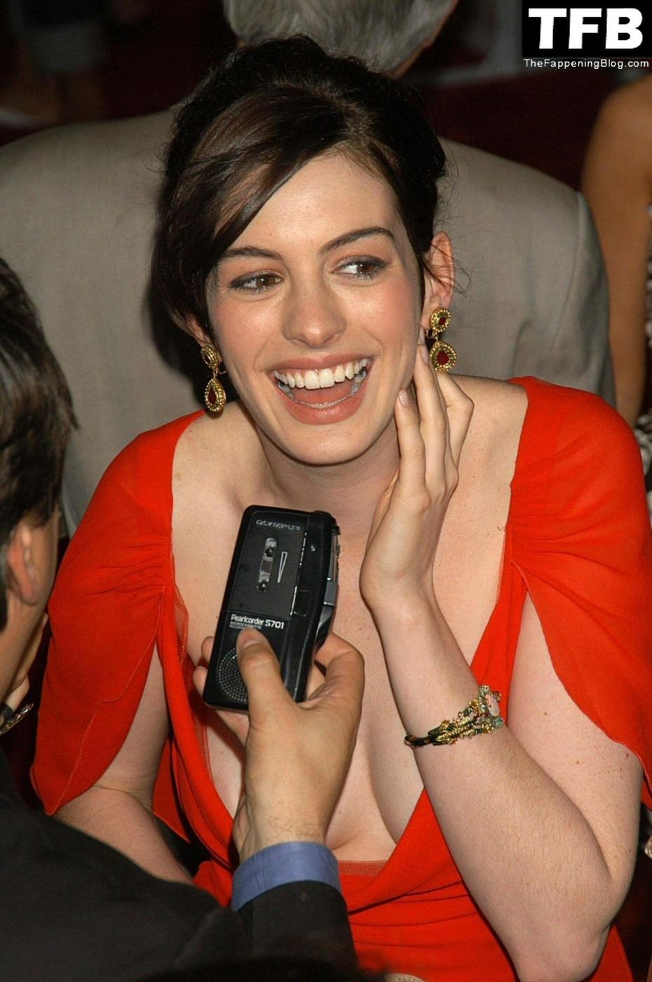 anne-hathaway-nude-sexy-20-thefappeningblog.com_.jpg
