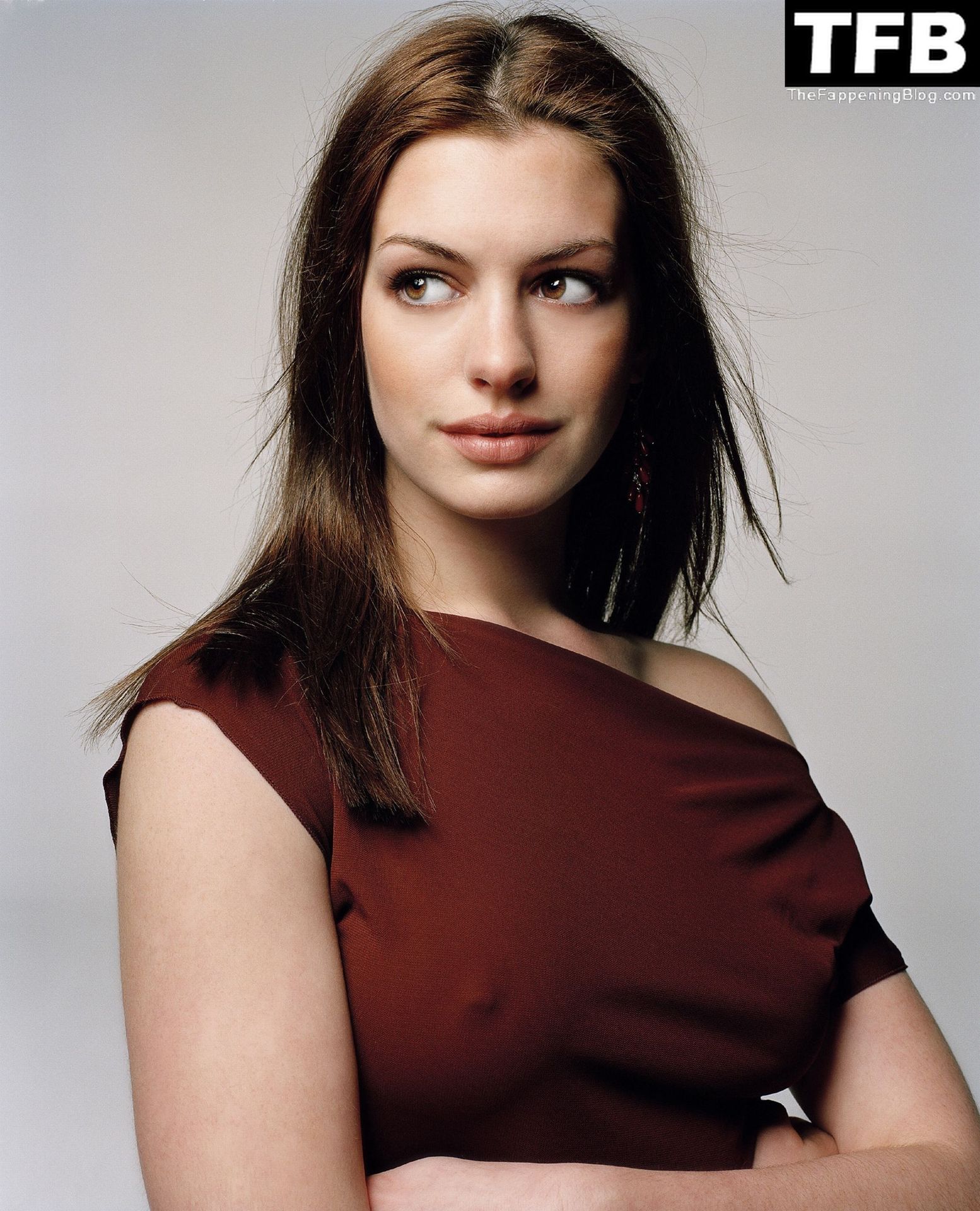 anne-hathaway-nude-sexy-25-thefappeningblog.com_.jpg