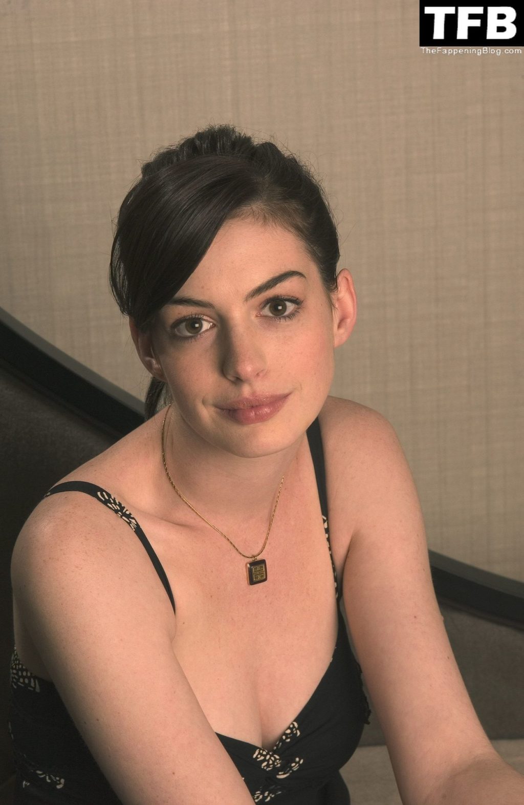 Anne Hathaway Nude &amp; Sexy Collection – Part 2 (161 Photos)