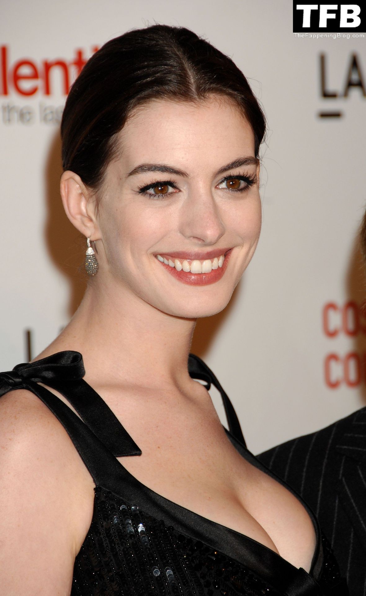 anne-hathaway-nude-sexy-74-thefappeningblog.com_.jpg