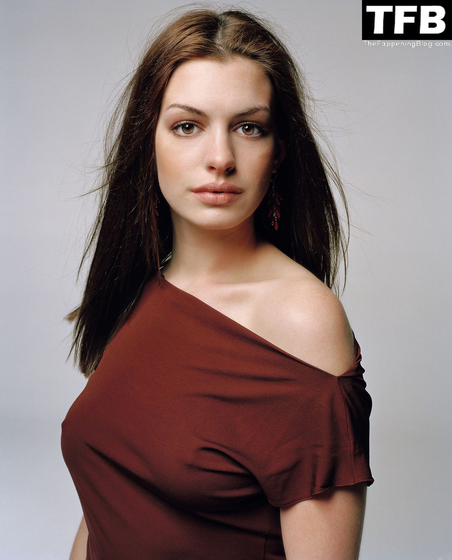 anne-hathaway-nude-sexy-pics-16-thefappeningblog.com_.jpg