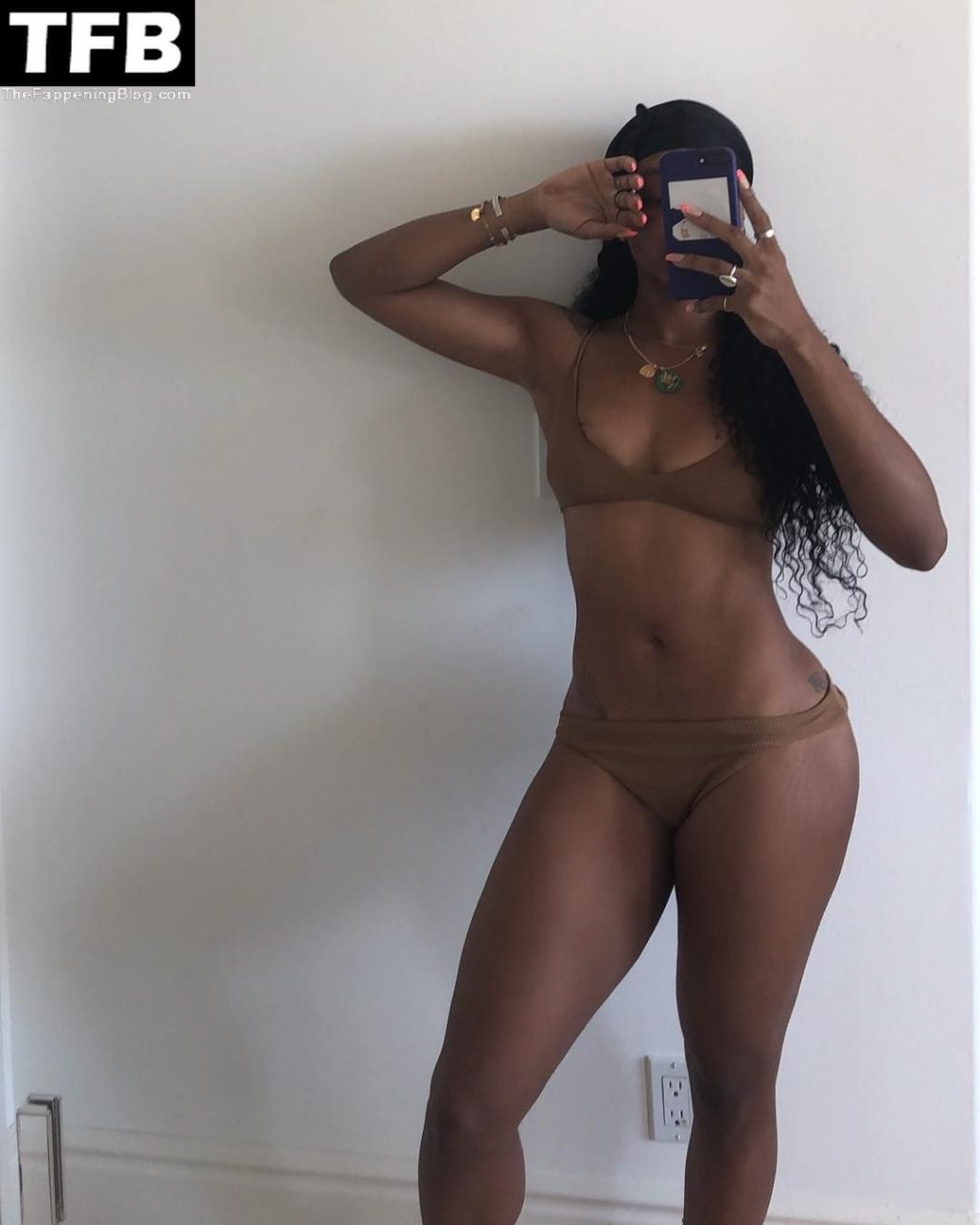 SZA Sexy (5 Photos)