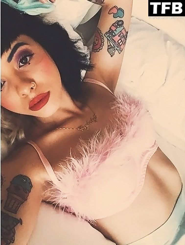 Melanie Martinez Nude &amp; Sexy Collection (42 Photos + Video)