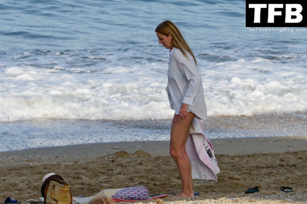Ainhoa Armentia Flaunts Her Sexy Bikini Body on the Beach in Alicante (38 Photos)