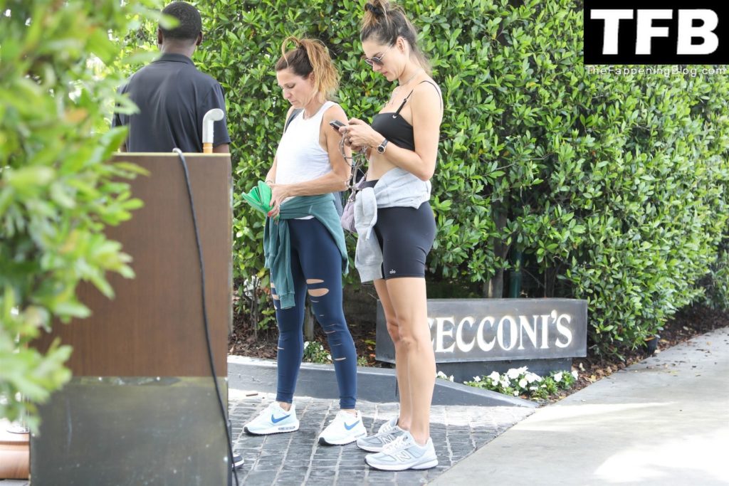 Alessandra Ambrosio Brings Hot Bod in Workout Gear to Lunch in Beverly Hills (52 Photos)