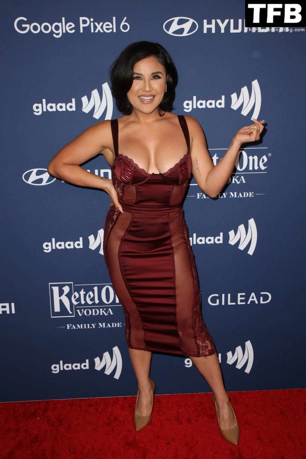 Annie Gonzalez Displays Her Sexy Breasts at the 33rd Annual GLAAD Media Awards (3 Photos)