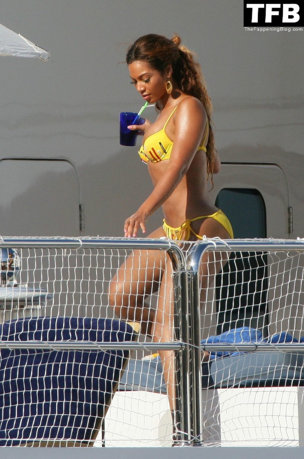 Beyonce Flaunts Her Sexy Curves in a Bikini While Sunbathing on Her Yacht in Monaco (13 Photos)