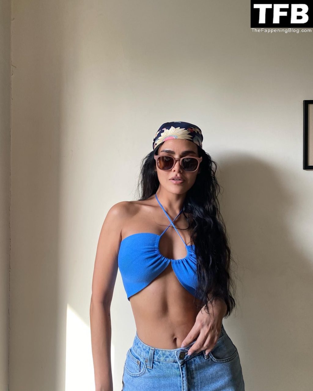 Esha Gupta Nude &amp; Sexy Collection (19 Photos)