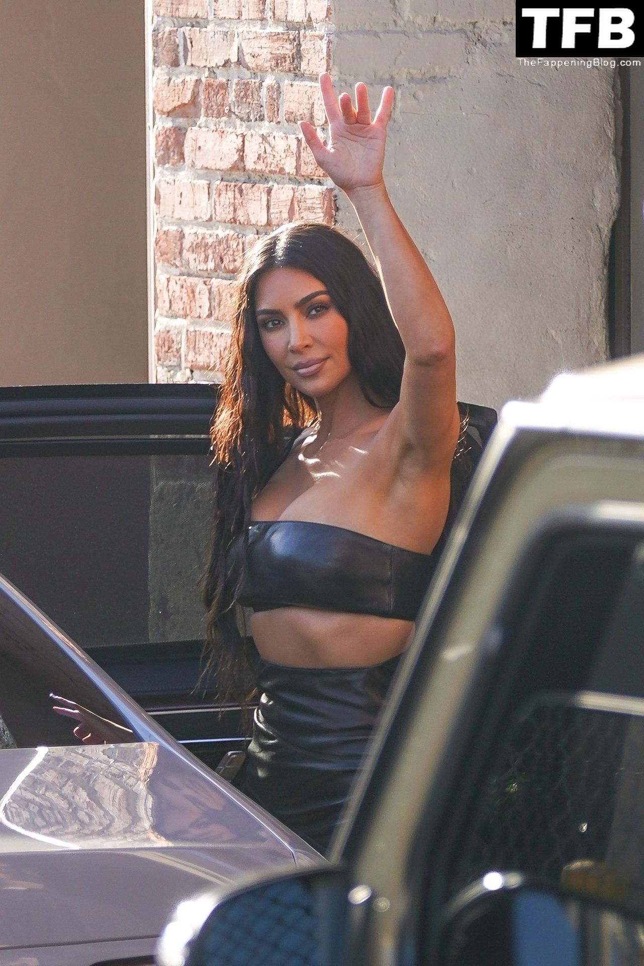 Kim-Kardashian-Sexy-Tits-The-Fappening-Blog-3.jpg