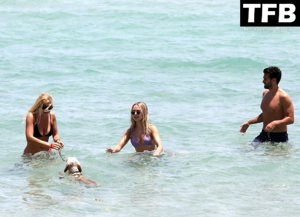 Kimberley Garner Has a Family Day on the Beach in Miami (141 Photos)