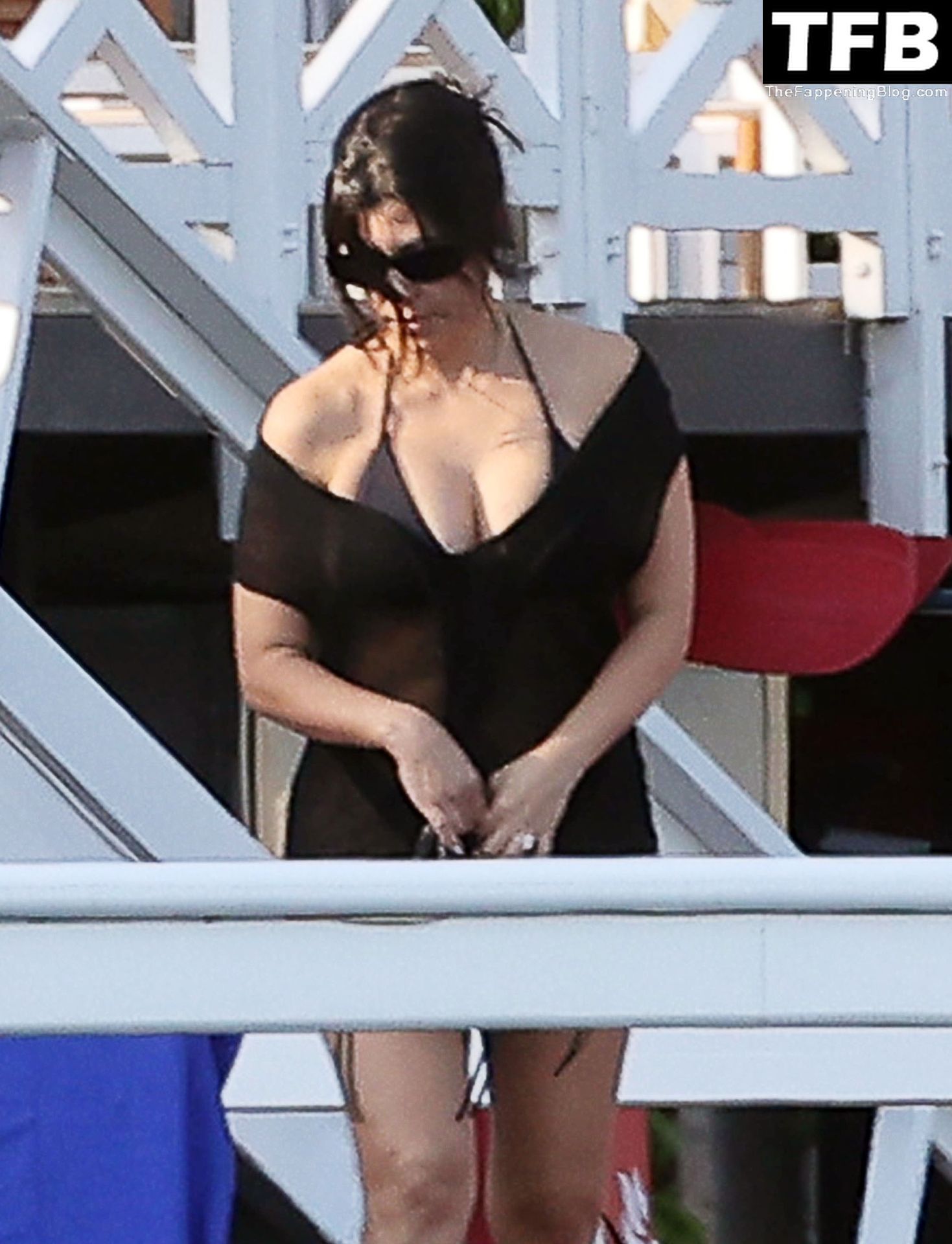 Kourtney-Kardashian-Sexy-The-Fappening-Blog-10-1.jpg