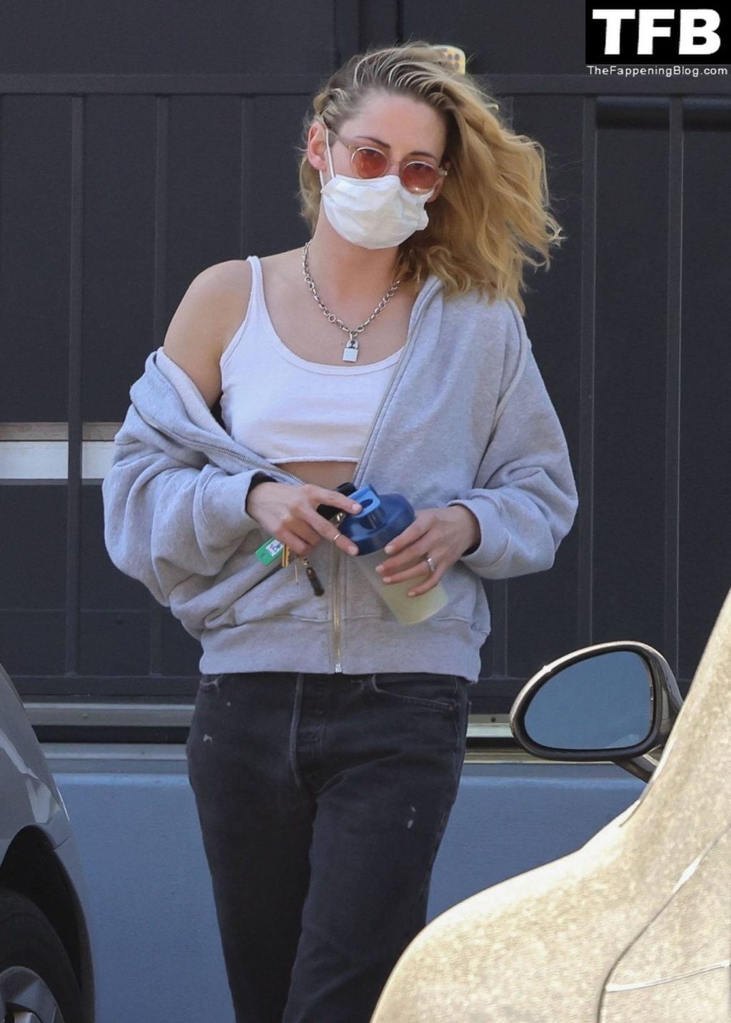 Braless Kristen Stewart Leaves in Her Dirty Porsche After a Salon Visit in LA (23 Photos)