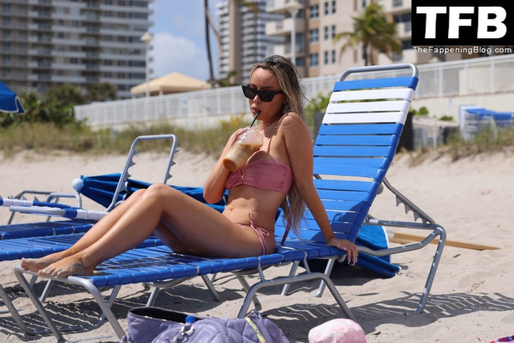 Lisa Opie Hits Miami Beach in a Tiny Pink Bikini (27 Photos)