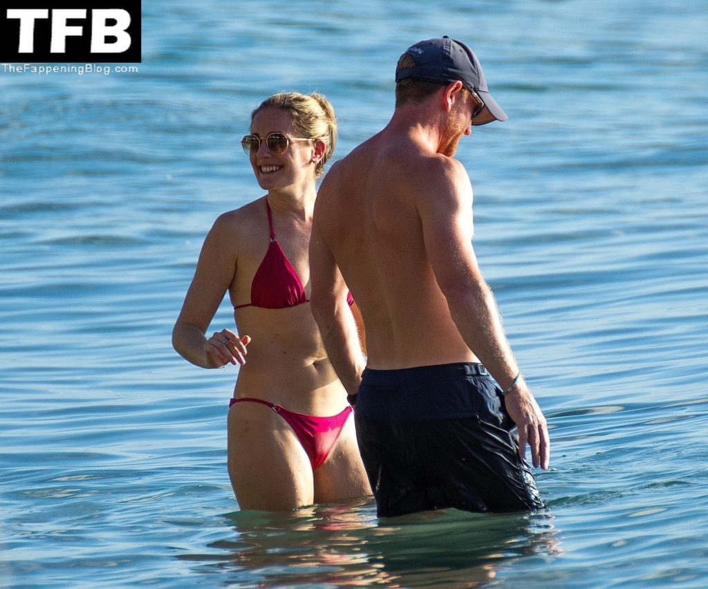 Paul Collingwood is Spotted Kissing a Mystery Woman in Barbados (43 Photos)