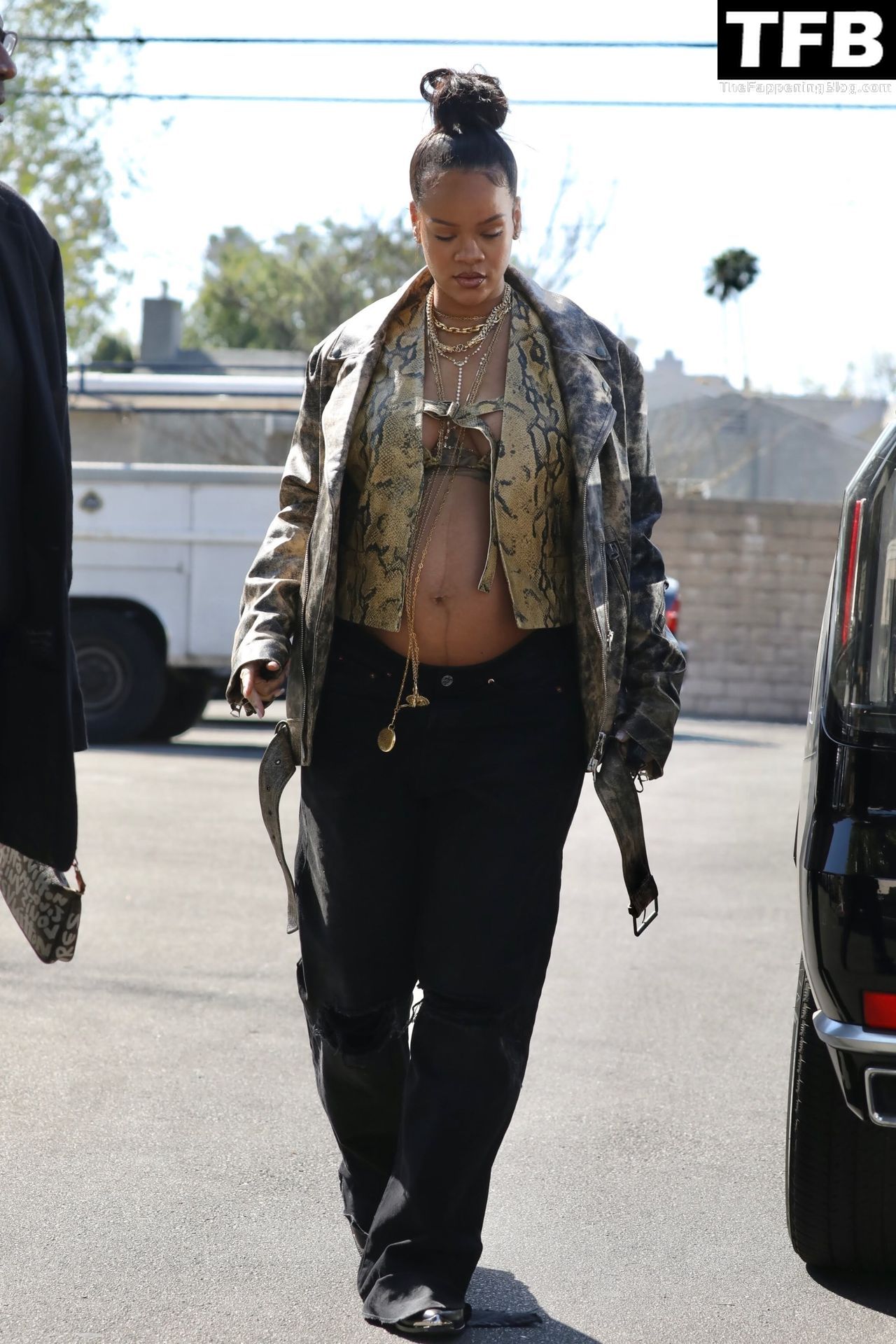 Rihanna-Sexy-The-Fappening-Blog-21-3.jpg