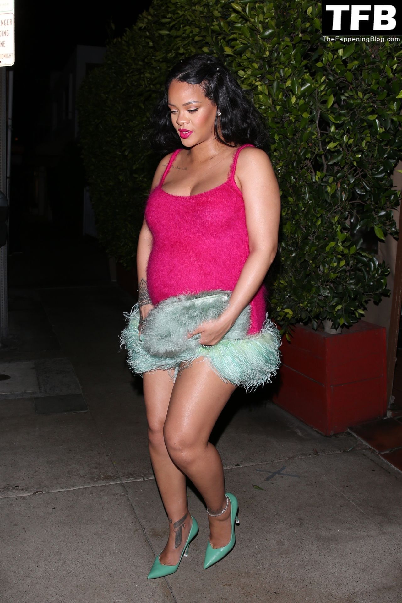 Rihanna-Sexy-The-Fappening-Blog-93.jpg