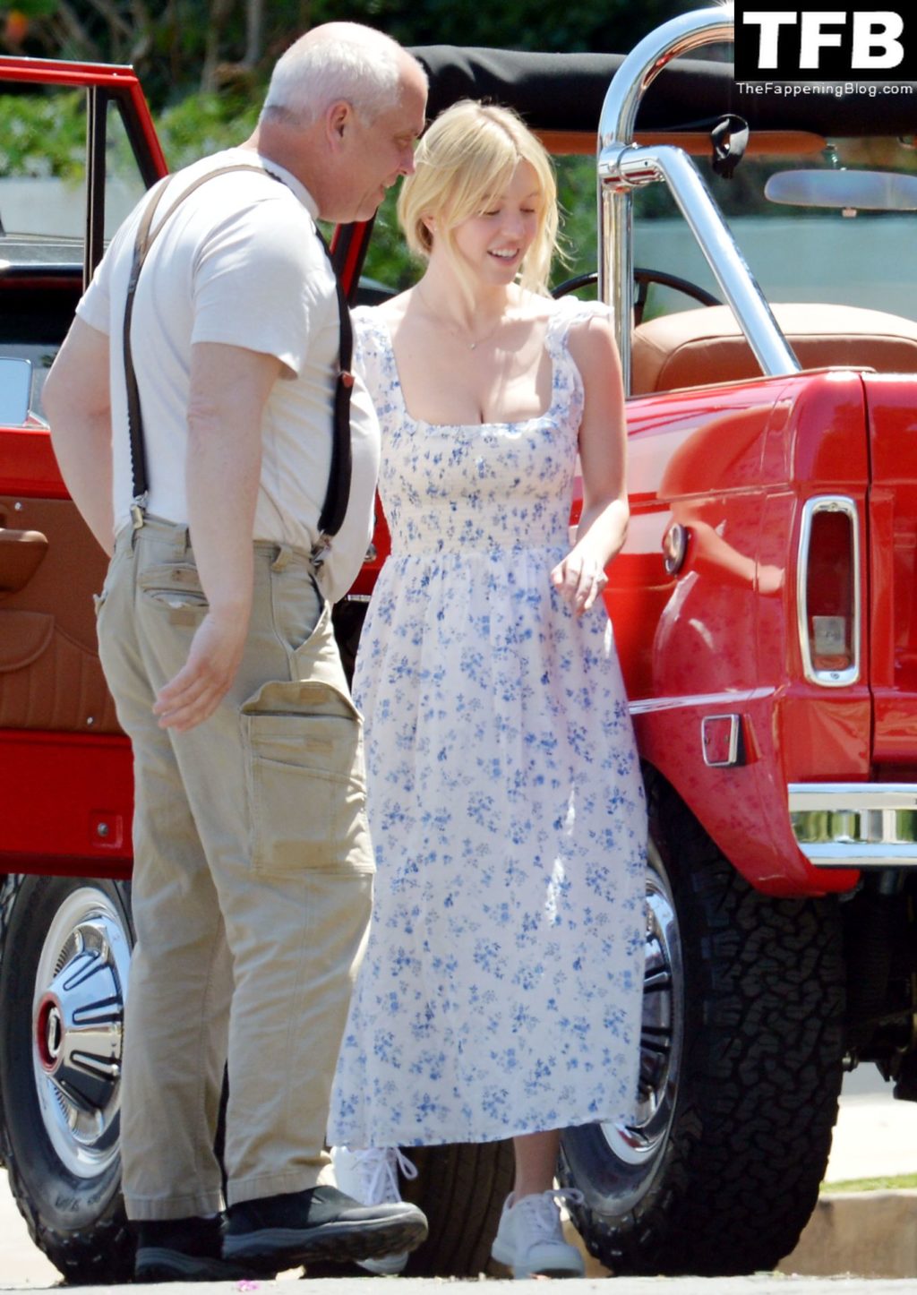 Sydney Sweeney Takes Her 1969 Cherry Red Ford Bronco Out For a Spin in LA (45 Photos)