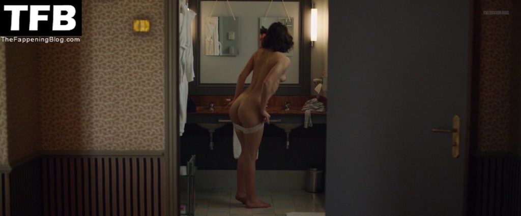 Adele Exarchopoulos Nude &amp; Sexy (8 Pics)
