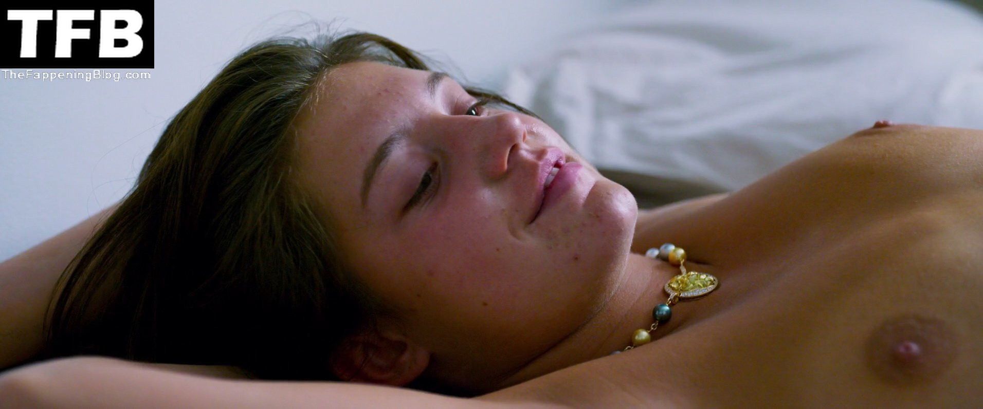 adele-exarchopoulos-orphan-39802-thefappeningblog.com_.jpg