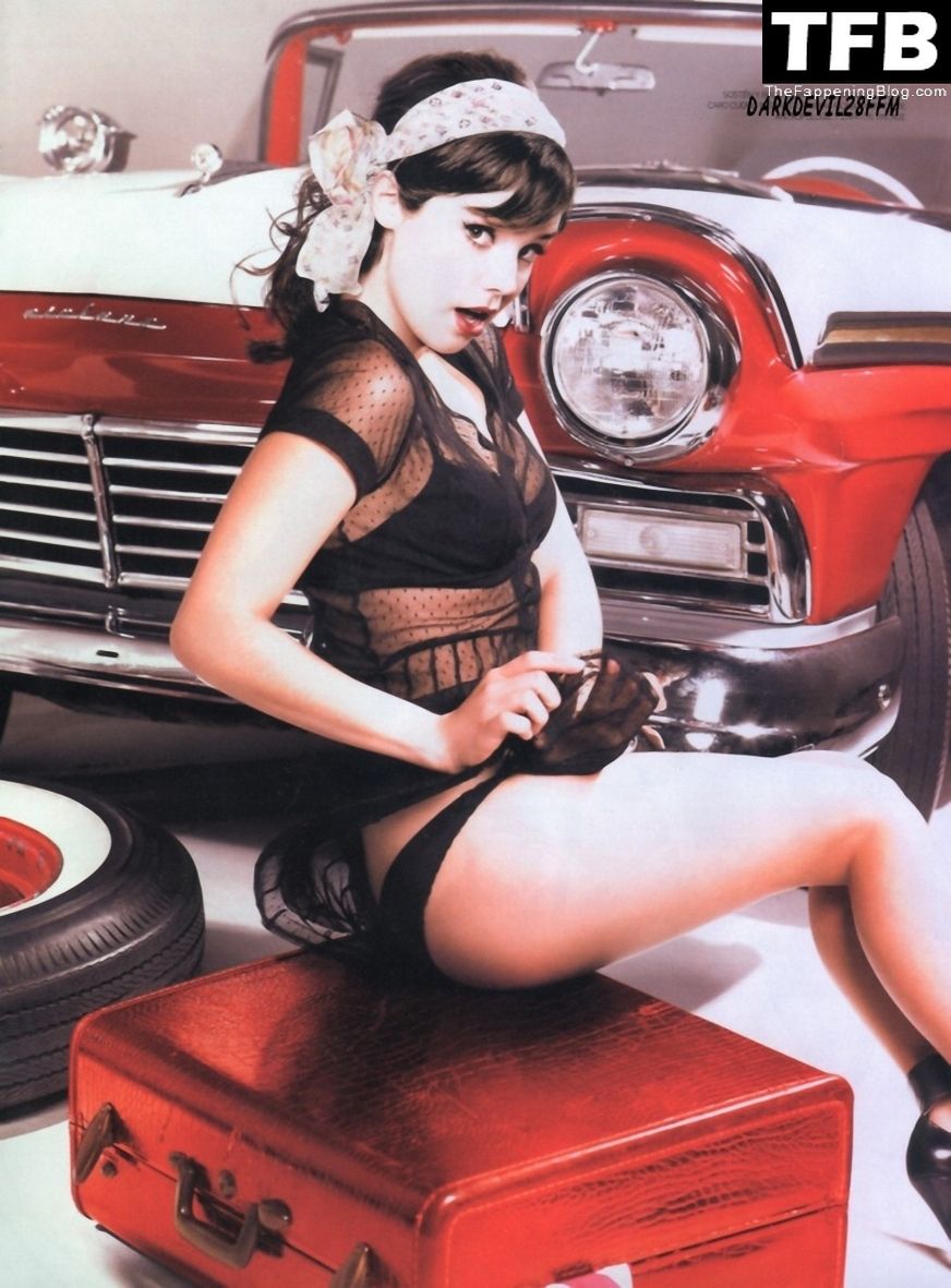 Camila Sodi Nude &amp; Sexy Collection (20 Photos)
