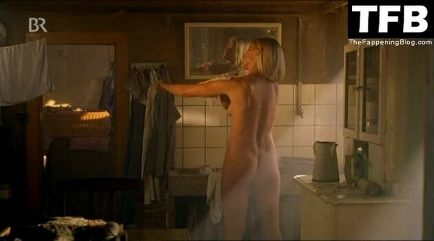 Karoline Eichhorn Nude Leaks Photo 18
