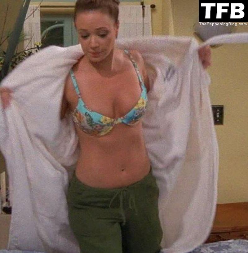 Leah Remini Topless & Sexy Collection (75 Photos) .