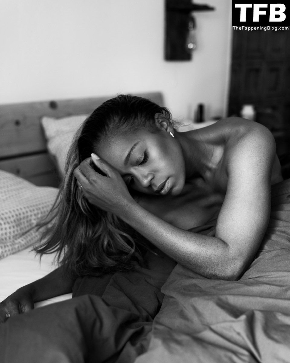 Aja Naomi King Nude &amp; Sexy Collection (22 Photos)