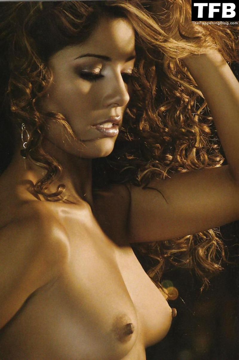 Aleida Nuñez Nude & Sexy Collection (18 Photos) .