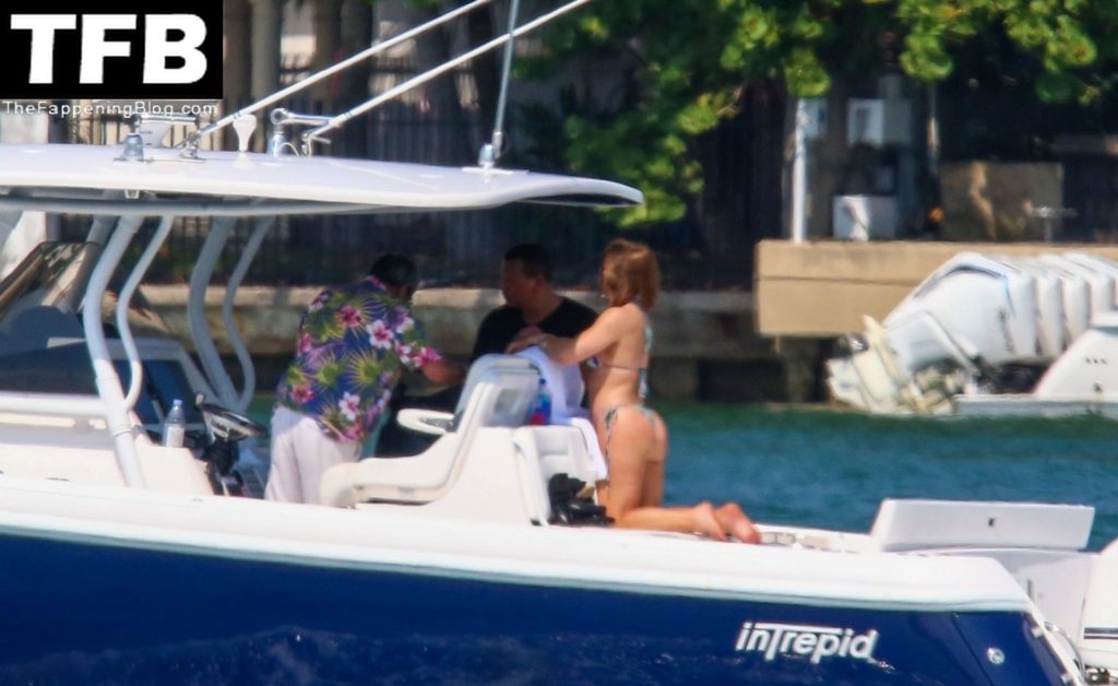 Alex Rodriguez Sips Champagne on a Yacht with a Sexy Babe (41 Photos)
