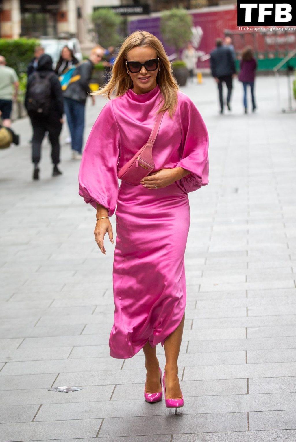 Amanda Holden is Spotted at Global Studios (8 Photos)