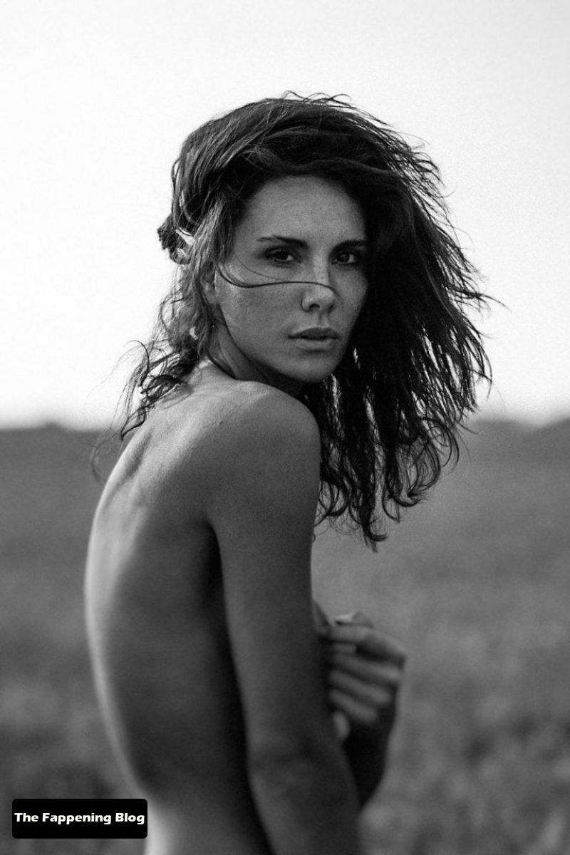 Andja Lorein Nude Collection (65 Photos)