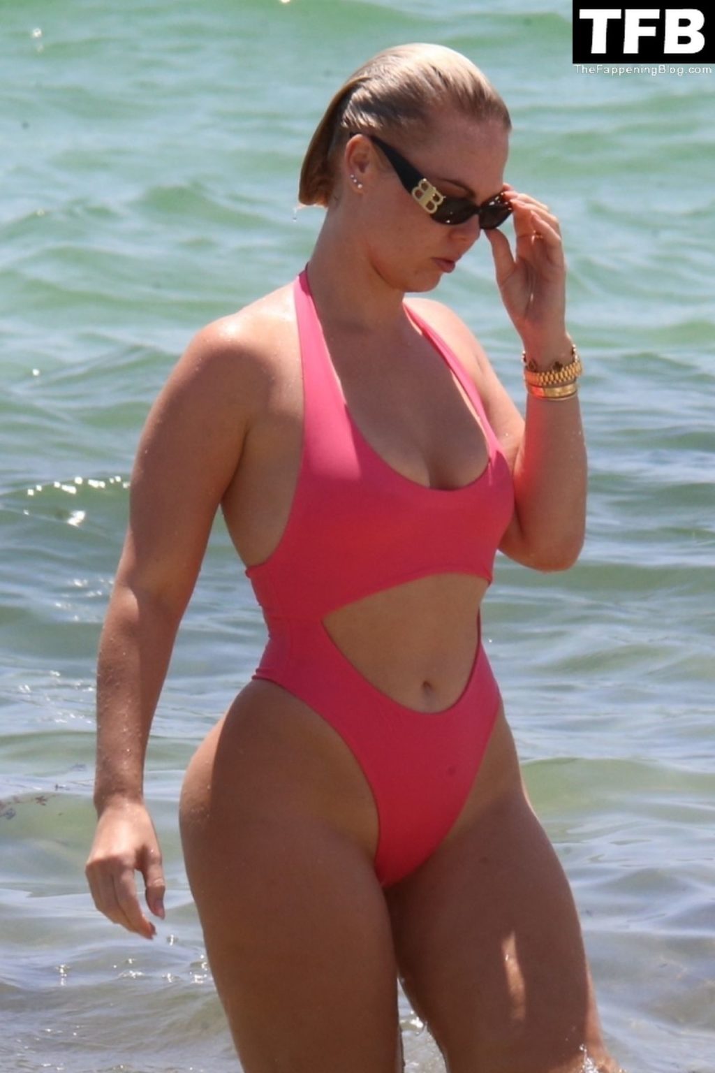 Bianca Elouise Displays Her Curves on the Beach in Miami (54 Photos)