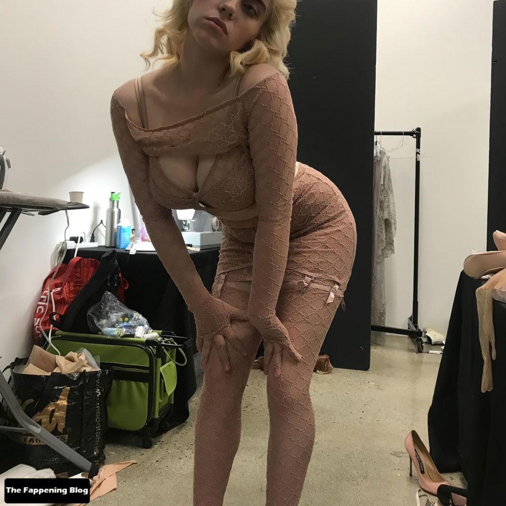 Billie Eilish Shows Off Her Sexy Boobs (1 Photo)