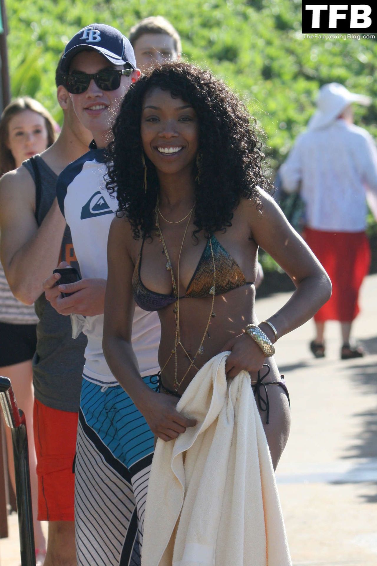 Brandy-Norwood-In-Bikini-in-Hawaii-16-thefappeningblog.com_.jpg