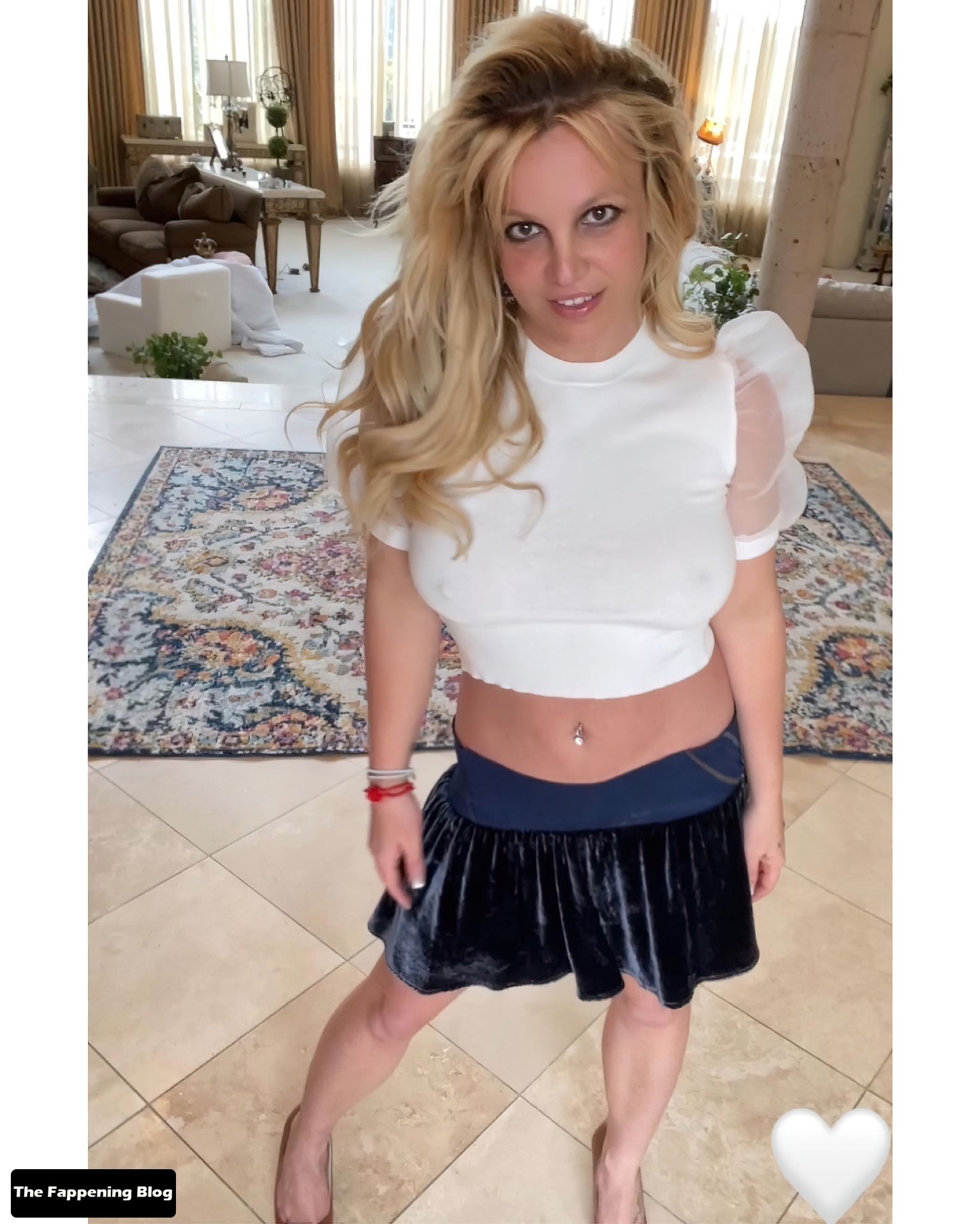 Britney-Spears-Braless-Boobs-1-thefappeningblog.com_.jpg