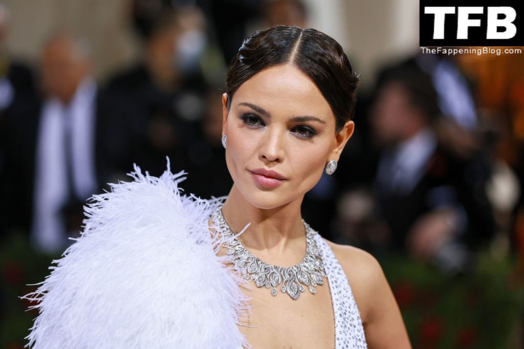 Eiza Gonzalez Shows Off Her Sexy Tits at The 2022 Met Gala in NYC (57 Photos)