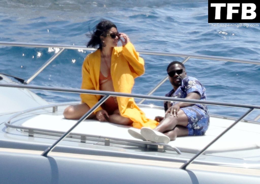 Kevin &amp; Eniko Hart Ride on a Boat and Heading For Some Fine Italian Dining in Capri (67 Photos)
