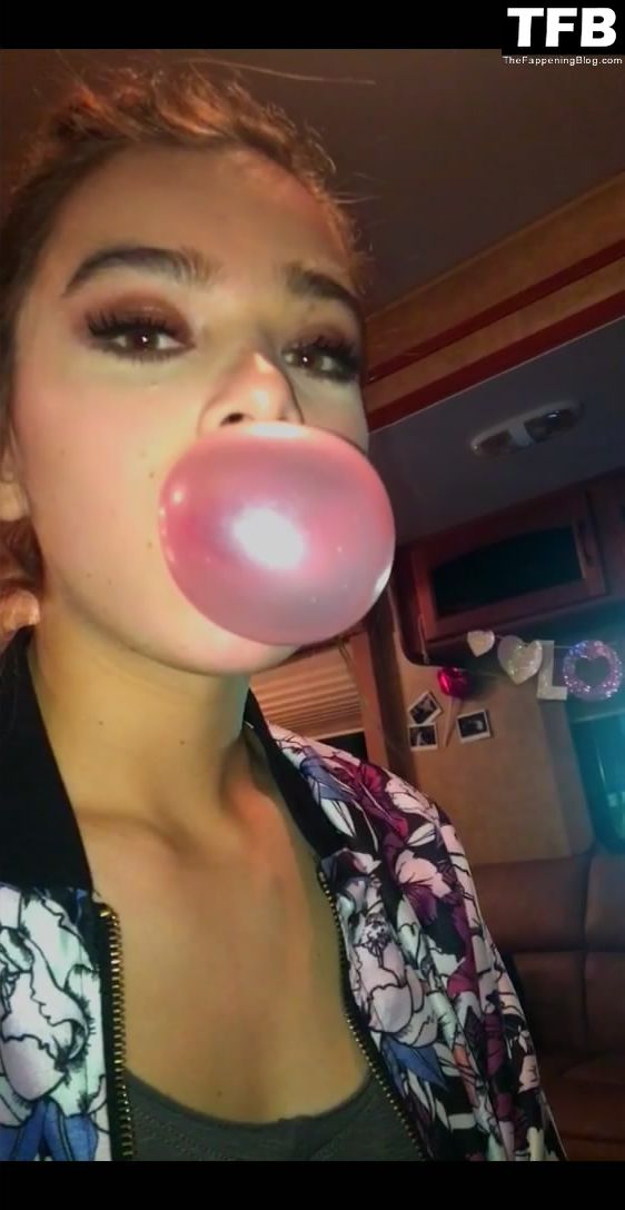 Hailee Steinfeld Sexy Leaked The Fappening (27 Photos + Video)