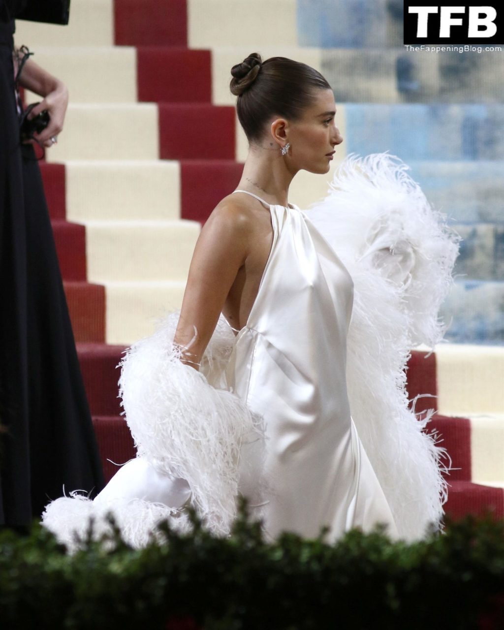 Hailey Bieber Shows Off Her Sexy Legs at The 2022 Met Gala in NYC (50 Photos)