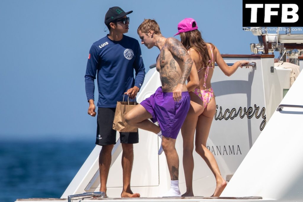 Hailey &amp; Justin Bieber Enjoy Their Romantic Getaway in Cabo San Lucas (34 Photos)