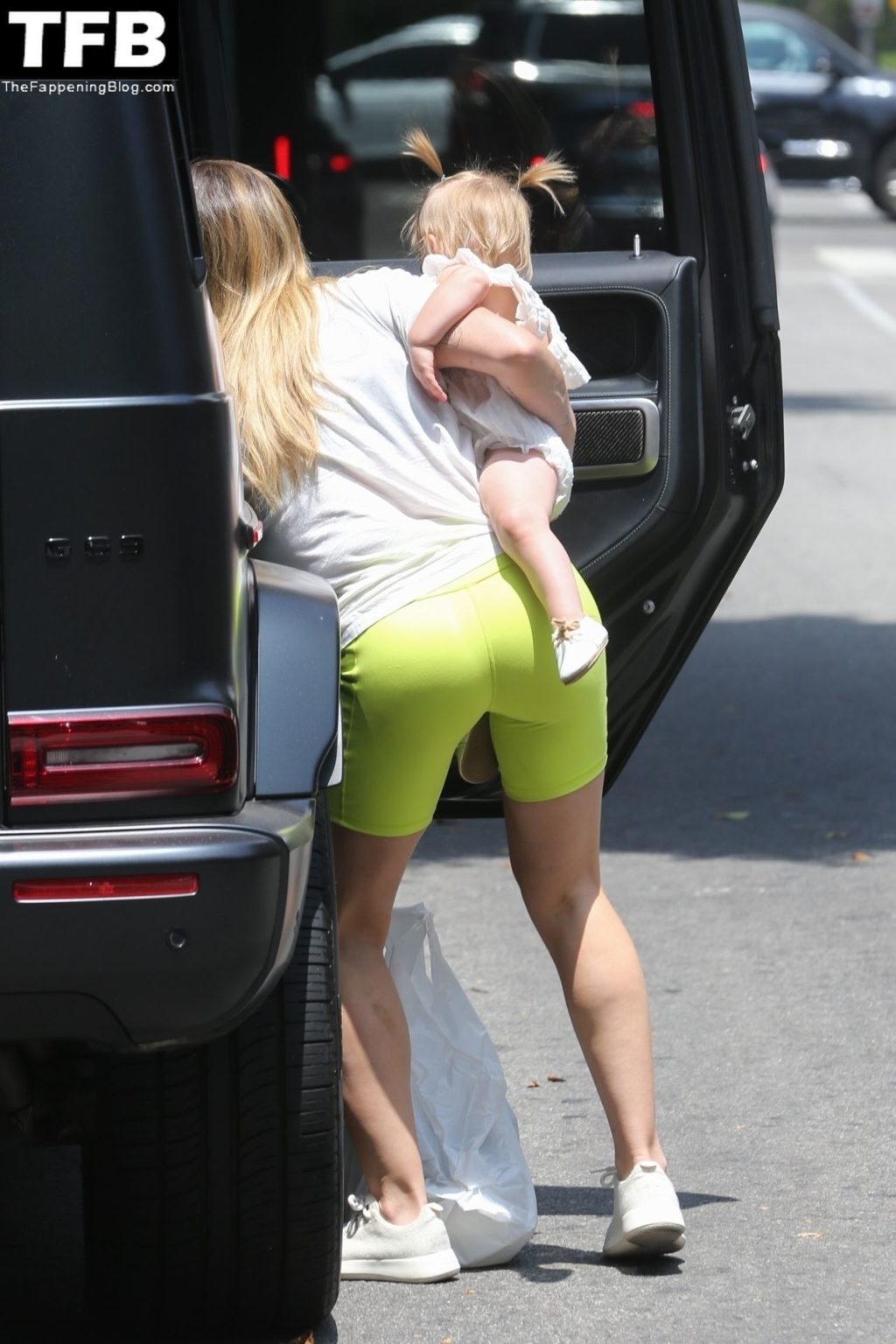 Hilary Duff Sports Neon Biker Shorts in Beverly Hills (30 Photos)