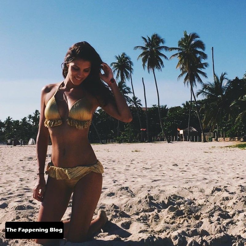 Iris Mittenaere Sexy &amp; Topless Collection (66 Photos)