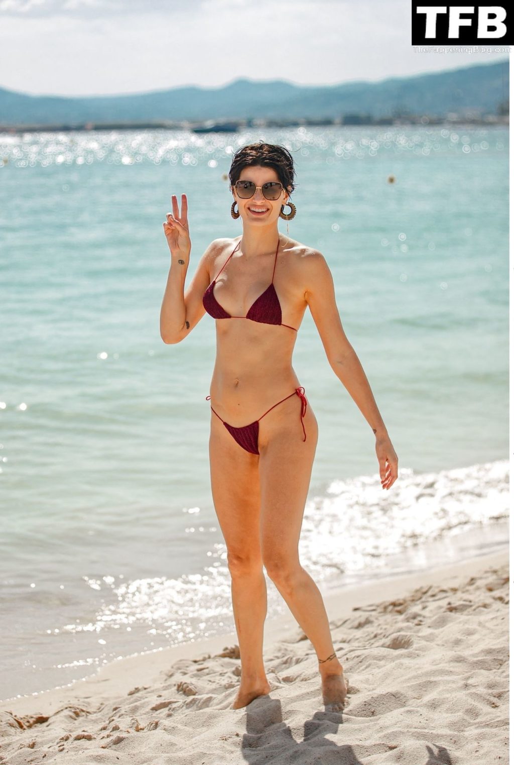 Isabeli Fontana Goes Swimming at the Martinez Beach (78 Photos)