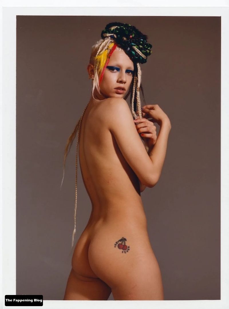 Jazzelle Zanaughtti Nude & Sexy Collection (26 Photos) .